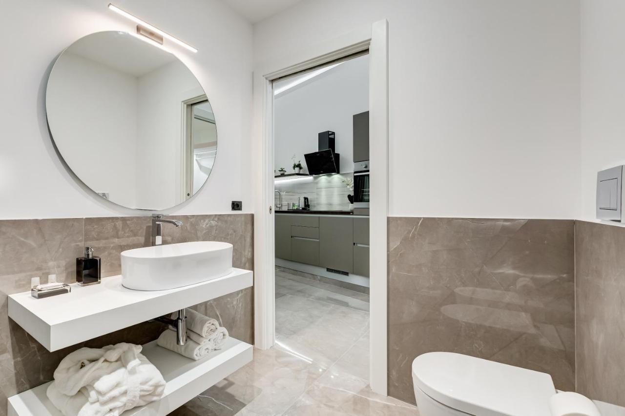 Unoseitre - Luxury Apartment & Suite Rome Bagian luar foto