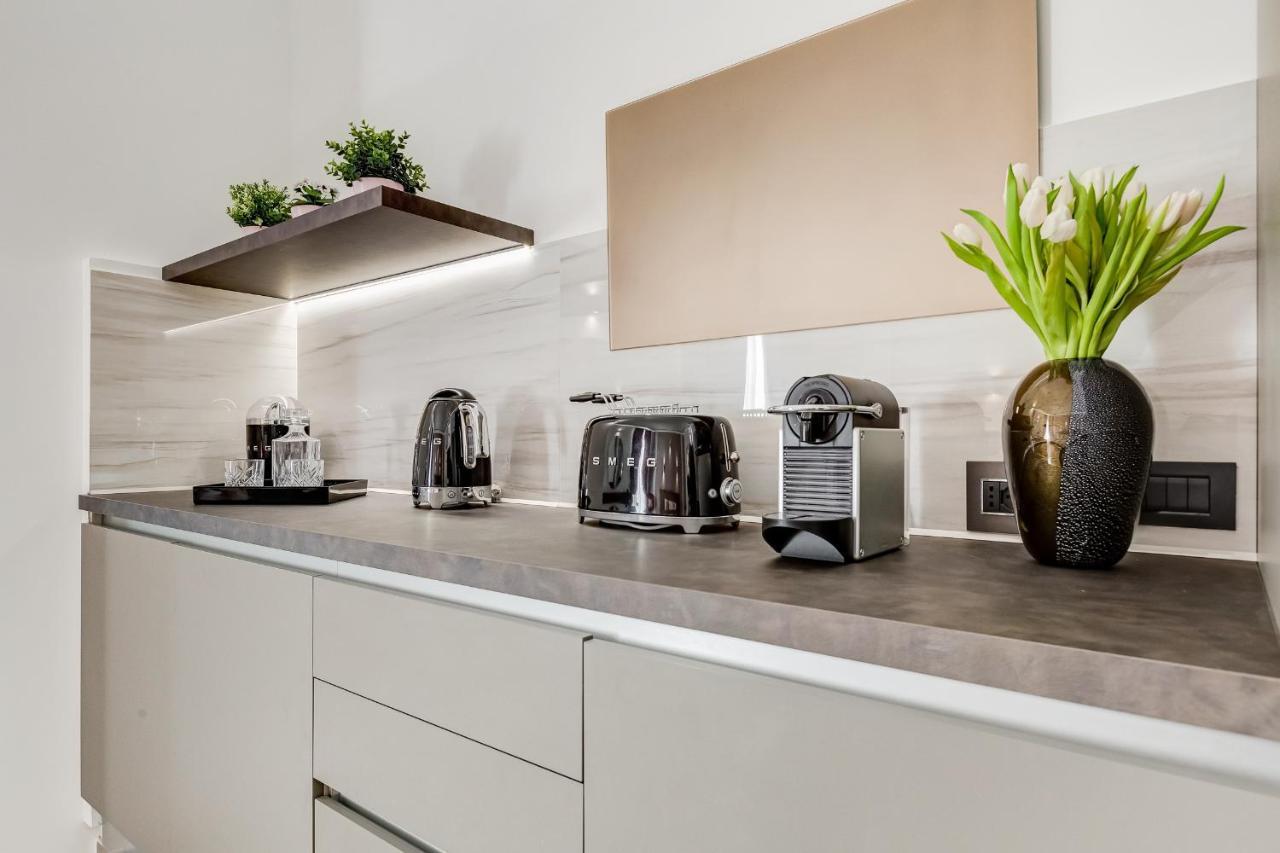 Unoseitre - Luxury Apartment & Suite Rome Bagian luar foto