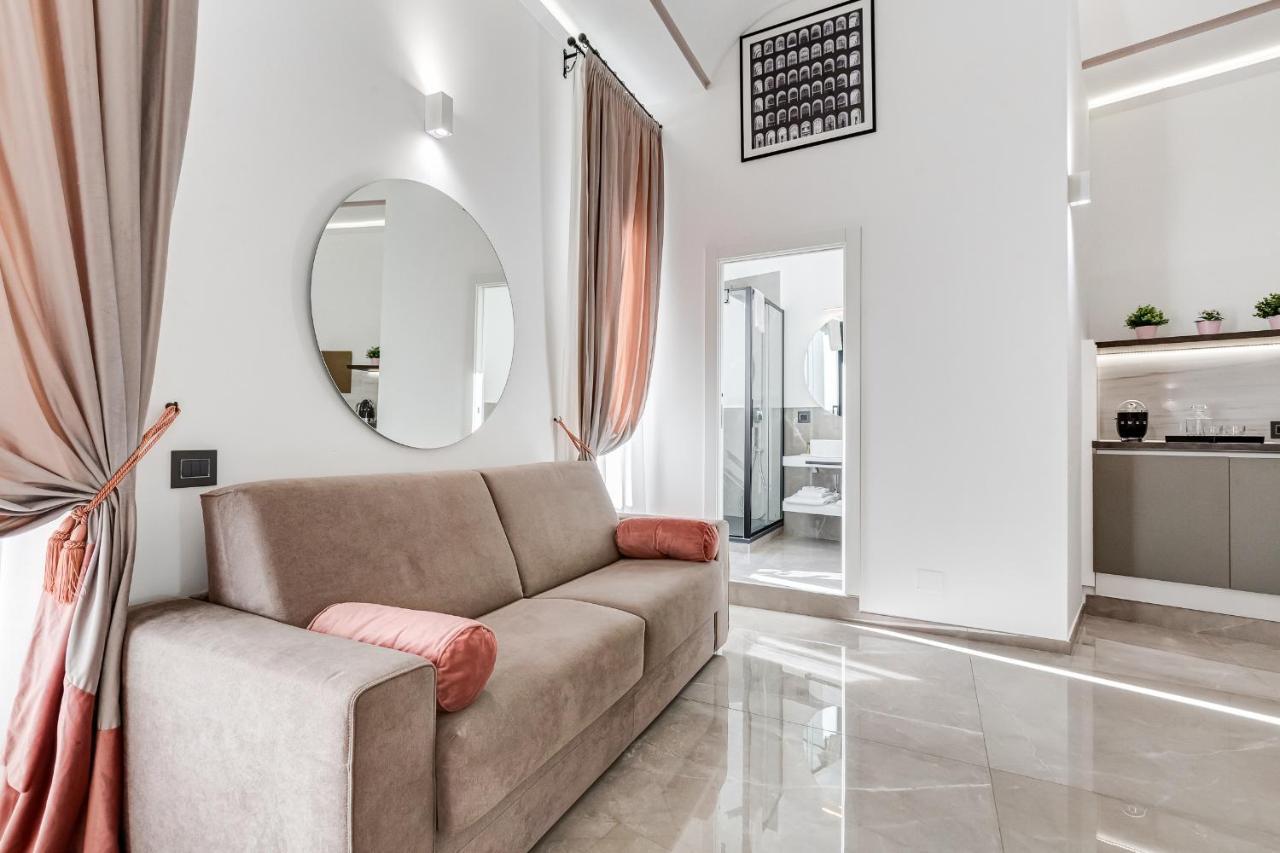 Unoseitre - Luxury Apartment & Suite Rome Bagian luar foto