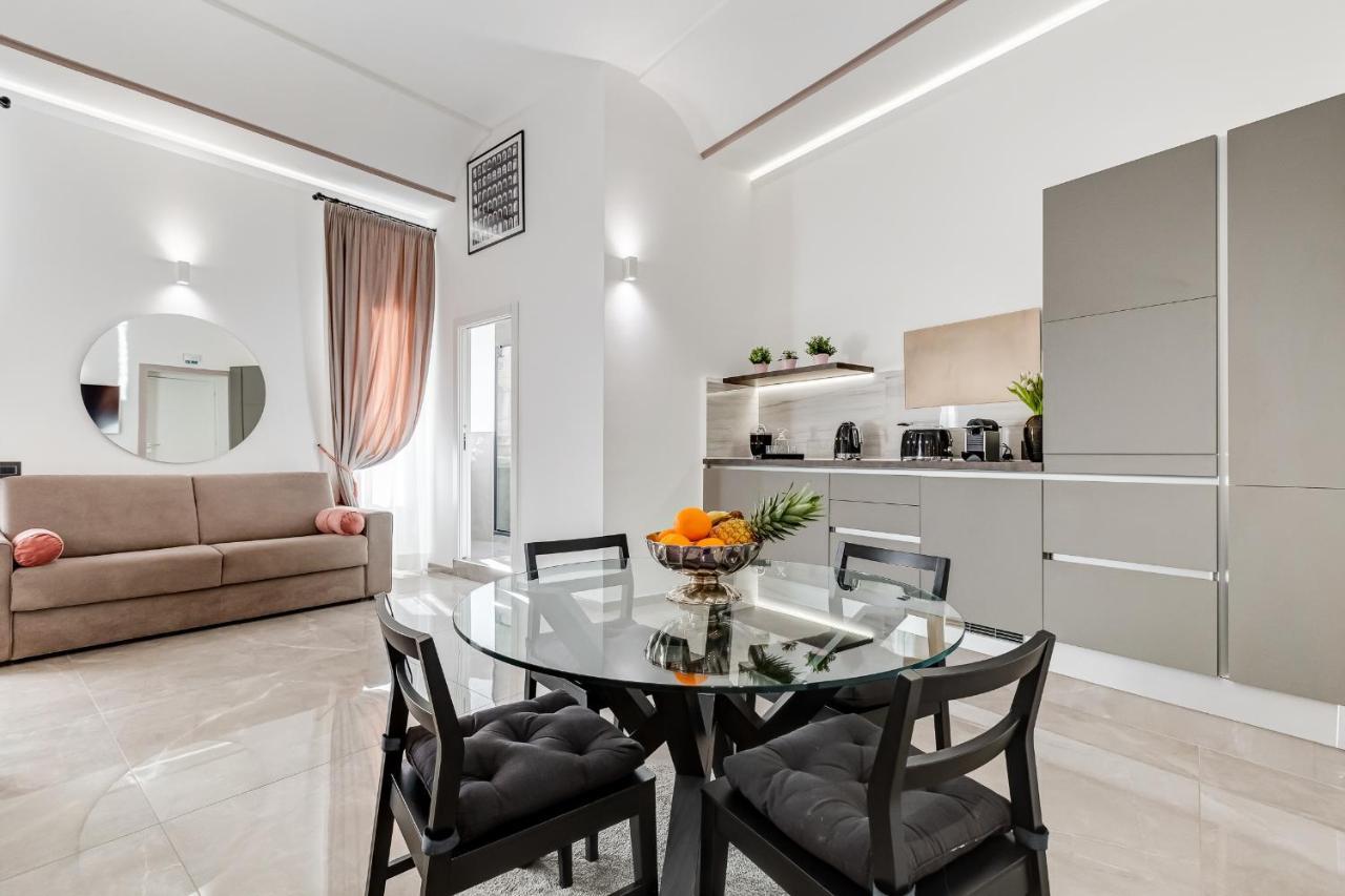 Unoseitre - Luxury Apartment & Suite Rome Bagian luar foto