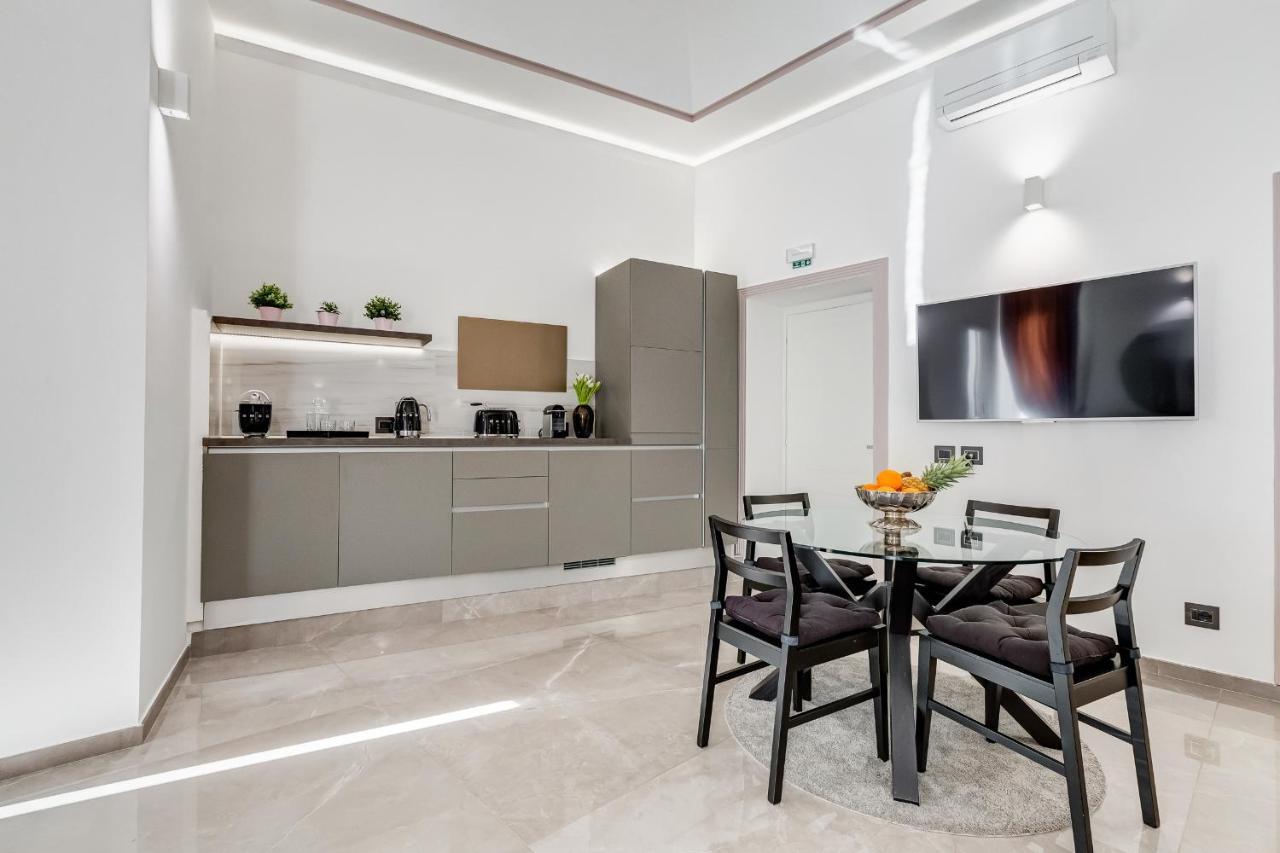 Unoseitre - Luxury Apartment & Suite Rome Bagian luar foto